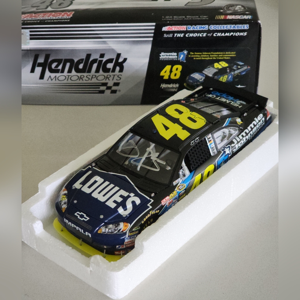 NASCAR Hendrick 2010 Jimmie Johnson Autographed #48 Impala 1:24 Diecast w/ COA